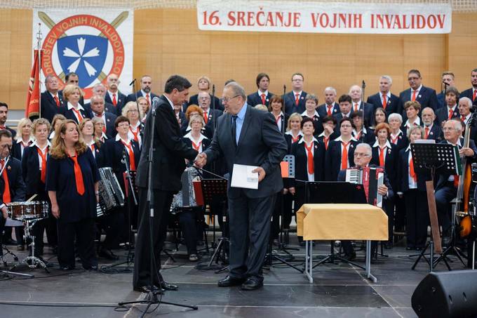 Predsednik republike vročil odlikovanje srebrni red za zasluge Zvezi društev vojnih invalidov Slovenije